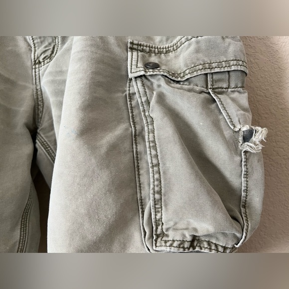 Carhartt Relaxed Fit Cargo Shorts Mens 38 Green Snap Button Pockets Distressed - Picture 6 of 7